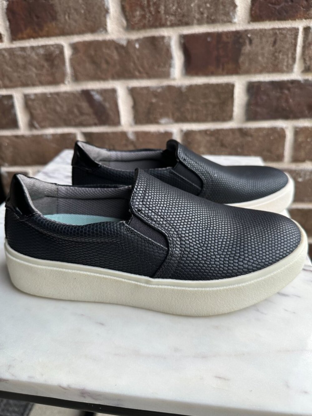 Dr. Scholl's Madison Platform Sneakers Slip-On Loafers Black Embossed Women 6.5